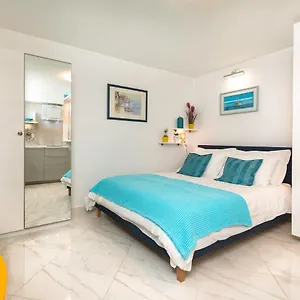 https://blue-star.in-istria.net