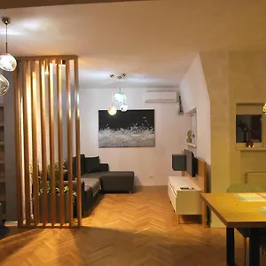New In Berindey - Historical Center, Universitate Appartamento