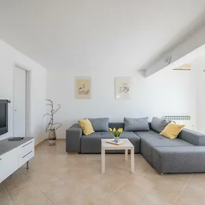 https://apartment-lavanda-premantura.in-istria.net